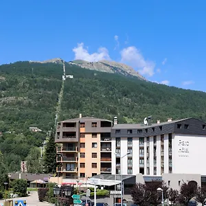 Sowell Le Parc & Hotel